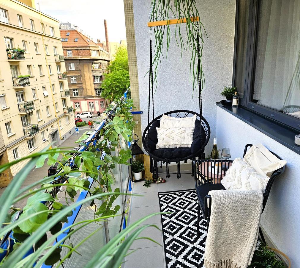 Design Apt In Old Town-Free Parking-Balcony Bratysława Zewnętrze zdjęcie